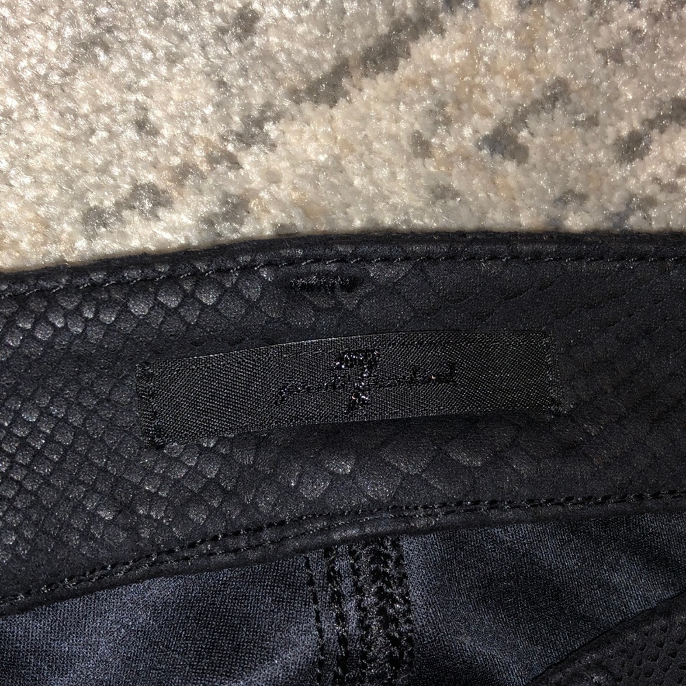 7 For All Mankind SNAKE SKIN JEANS -  BRAND NEW - Picture 3 of 5
